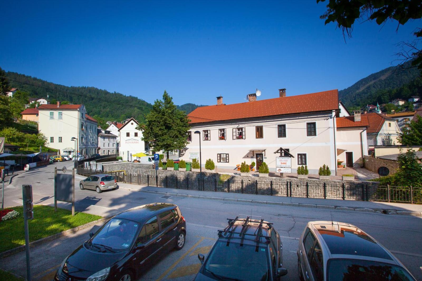 Apartma Na Starem Placu Apartment Idrija Luaran gambar